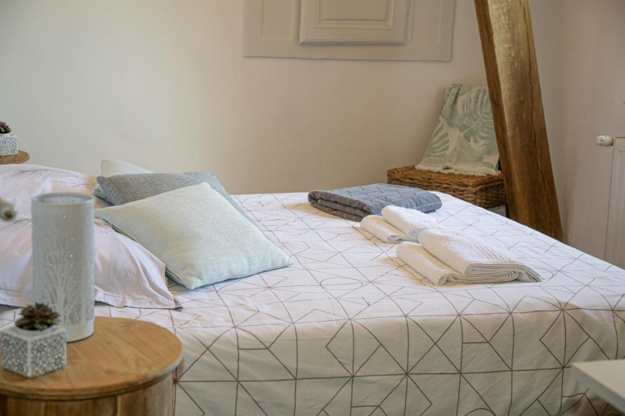 Bed and breakfast Domaine du Bourg Salon Extérieur photo