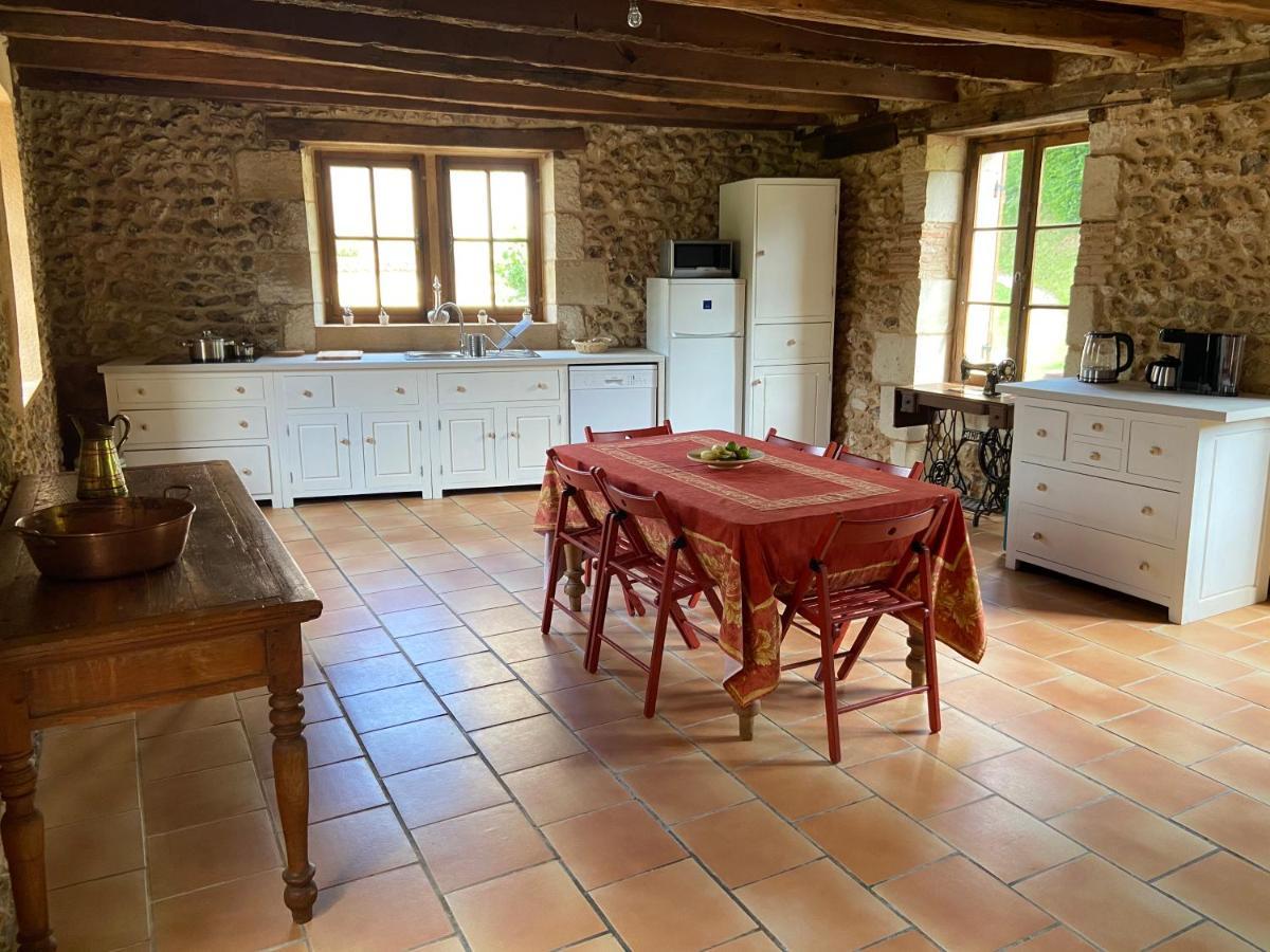 Bed and breakfast Domaine du Bourg Salon Extérieur photo